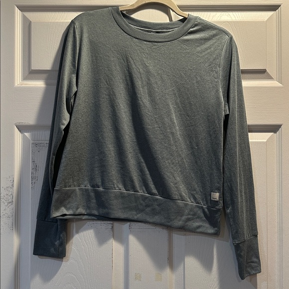 Vuori Daydream Lightweight Crew Long Sleeve Tee Shirt M Cape Heather - Picture 3 of 9